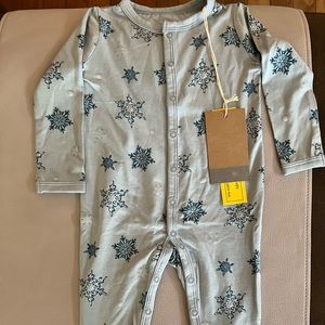 Kyte BABY Snowflake romper